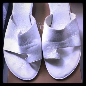 Vaneli Soft White Leather wedge Sandler